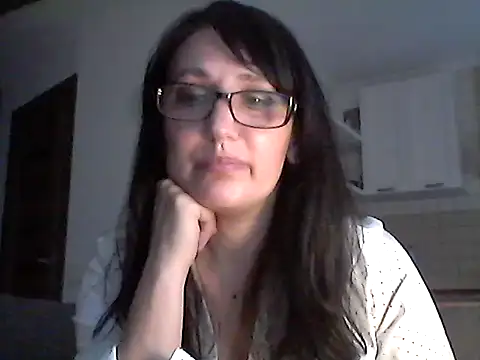 Elena48324 online show from May 6, 2026, 5:28 pm