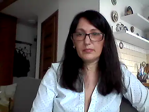 Elena48324 online show from May 12, 2026, 10:32 am