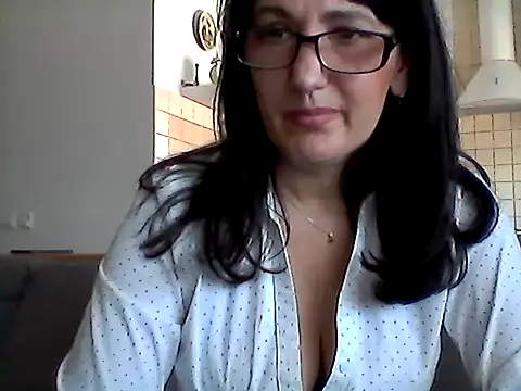 Elena48324 online show from May 10, 2026, 9:35 am