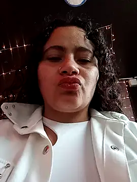 Snapshot of Yaya_watson chatting on October 11, 2025, 8:21 pm Yaya watson online show from October 11, 2025, 8:21 pm