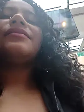 Snapshot of Yaya_watson chatting on November 13, 2025, 9:08 pm Yaya watson online show from November 13, 2025, 9:08 pm