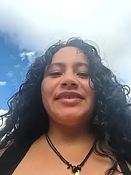 Snapshot of Yaya_watson chatting on June 1, 2026, 8:19 pm Yaya watson online show from June 1, 2026, 8:19 pm