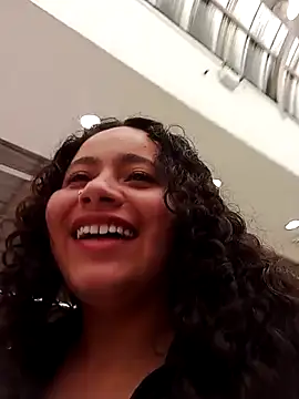 Snapshot of Yaya_watson chatting on October 15, 2025, 7:00 pm Yaya watson online show from October 15, 2025, 7:00 pm