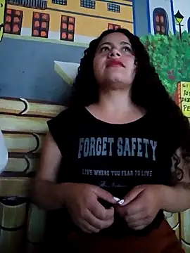 Snapshot of Yaya_watson chatting on October 17, 2025, 7:37 pm Yaya watson online show from October 17, 2025, 7:37 pm