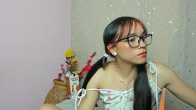 Dafne Mel online show from March 13, 2026, 8:03 pm