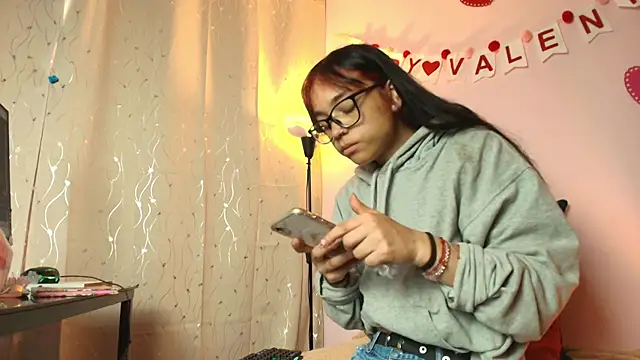 Dafne Mel online show from February 13, 2026, 12:49 pm