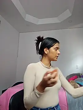 valentini villa online show from February 3, 2026, 5:40 pm