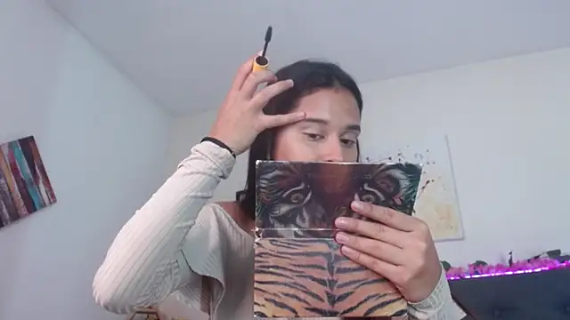 Snapshot of valentini_villa chatting on October 22, 2025, 7:24 pm valentini villa online show from October 22, 2025, 7:24 pm