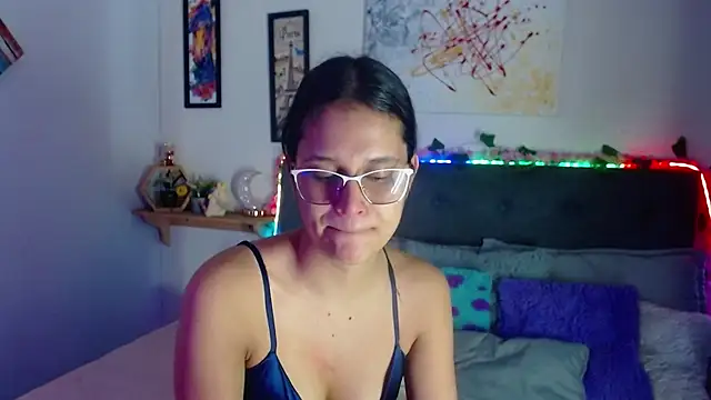 Snapshot of valentini_villa chatting on November 28, 2025, 3:01 pm valentini villa online show from November 28, 2025, 3:01 pm