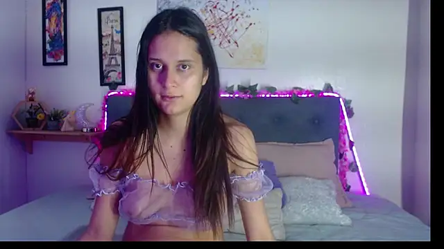 Snapshot of valentini_villa chatting on December 14, 2025, 8:03 pm valentini villa online show from December 14, 2025, 8:03 pm