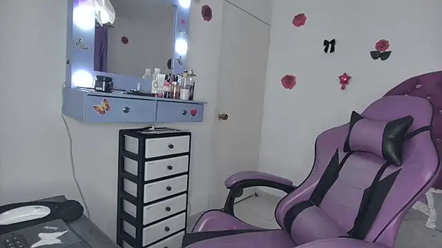 Snapshot of soffy_rosses chatting on June 4, 2026, 3:33 am soffy rosses online show from June 4, 2026, 3:33 am