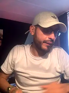 Snapshot of malek_xarx_ chatting on December 14, 2025, 8:36 pm malek xarx online show from December 14, 2025, 8:36 pm