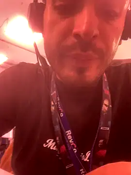 Snapshot of malek_xarx_ chatting on November 28, 2025, 2:50 pm malek xarx online show from November 28, 2025, 2:50 pm