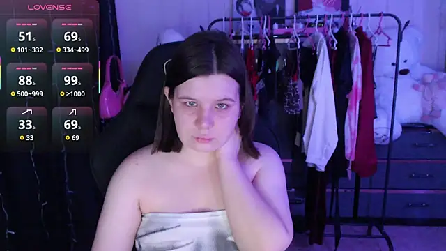 AmyVibess online show from May 7, 2026, 6:00 pm