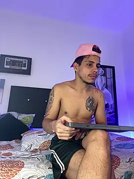 Snapshot of Luke_Stone chatting on October 17, 2025, 5:48 pm Luke Stone online show from October 17, 2025, 5:48 pm