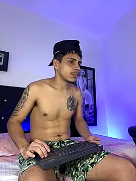 Snapshot of Luke_Stone chatting on November 10, 2025, 9:09 pm Luke Stone online show from November 10, 2025, 9:09 pm