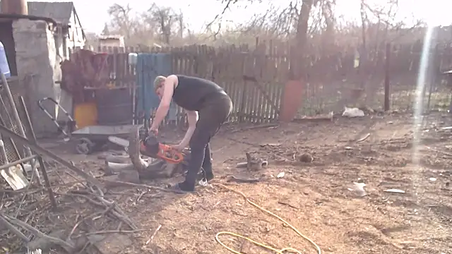 Snapshot of Alexilon chatting on April 4, 2026, 2:12 pm Alexilon online show from April 4, 2026, 2:12 pm