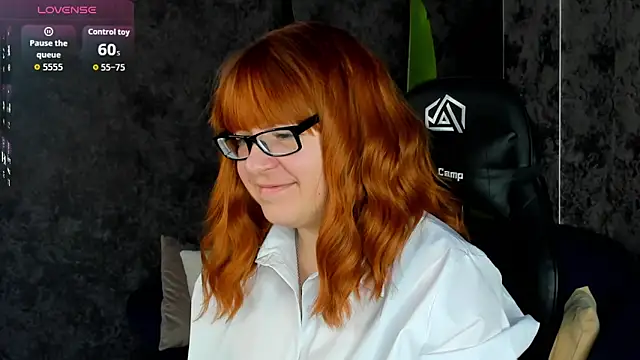 Snapshot of Michelle_Wilsson chatting on October 15, 2025, 8:00 am Michelle Wilsson online show from October 15, 2025, 8:00 am