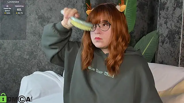 Snapshot of Michelle_Wilsson chatting on November 25, 2025, 8:25 am Michelle Wilsson online show from November 25, 2025, 8:25 am