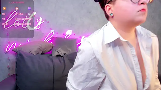 Snapshot of Michelle_Wilsson chatting on November 2, 2025, 6:51 am Michelle Wilsson online show from November 2, 2025, 6:51 am