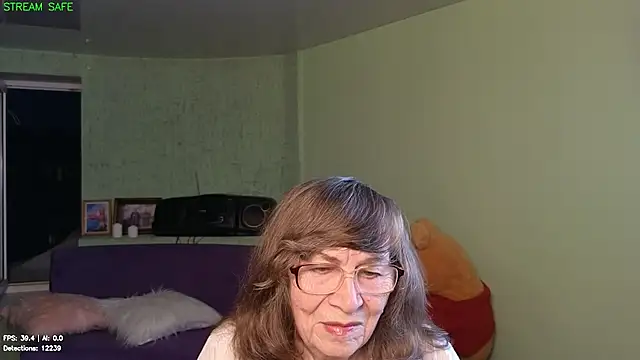 Snapshot of Betty_Brick chatting on July 12, 2026, 5:58 pm Betty Brick online show from July 12, 2026, 5:58 pm