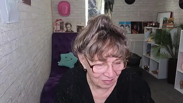 Betty Brick online show from May 24, 2026, 3:23 pm