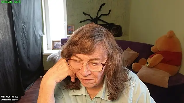 Snapshot of Betty_Brick chatting on July 24, 2026, 12:12 pm Betty Brick online show from July 24, 2026, 12:12 pm