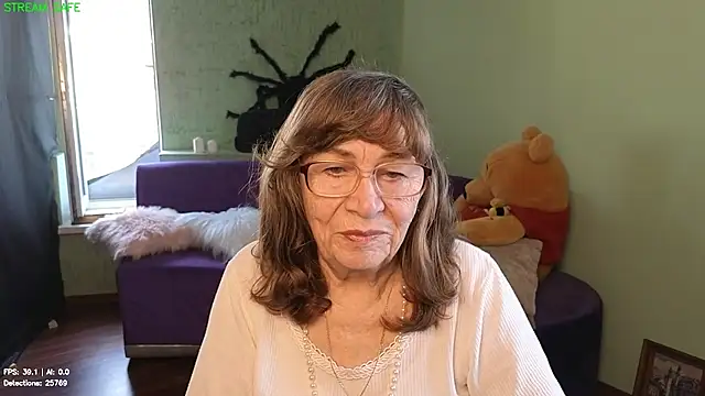 Snapshot of Betty_Brick chatting on July 31, 2026, 2:47 pm Betty Brick online show from July 31, 2026, 2:47 pm