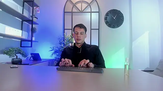 Snapshot of Dustin_Sonne chatting on July 14, 2026, 3:33 am Dustin Sonne online show from July 14, 2026, 3:33 am