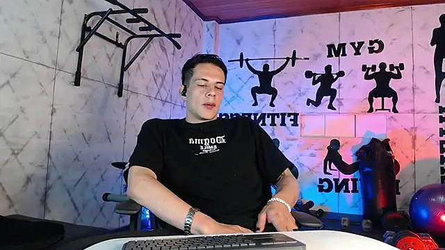 Snapshot of Dustin_Sonne chatting on June 30, 2026, 3:39 am Dustin Sonne online show from June 30, 2026, 3:39 am