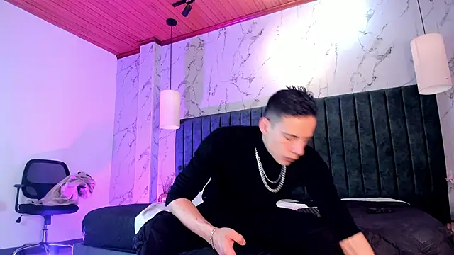 Dustin Sonne online show from September 9, 2025, 3:49 am