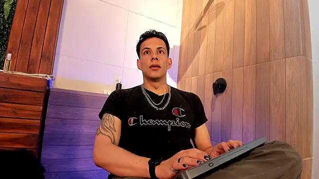 Snapshot of Dustin_Sonne chatting on June 19, 2026, 3:45 am Dustin Sonne online show from June 19, 2026, 3:45 am
