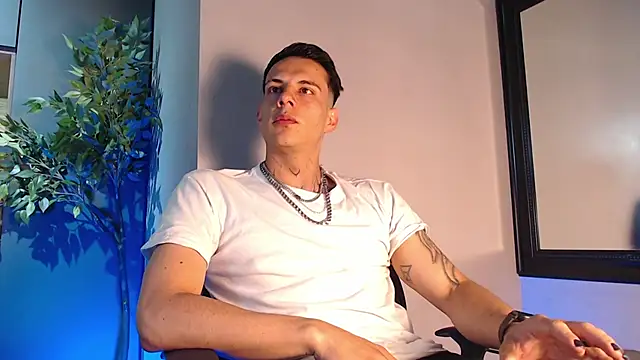 Snapshot of Dustin_Sonne chatting on June 13, 2026, 3:37 am Dustin Sonne online show from June 13, 2026, 3:37 am