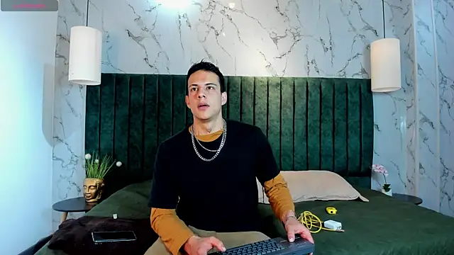 Dustin Sonne online show from November 23, 2025, 3:49 am