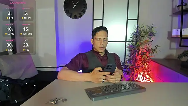 Snapshot of Dustin_Sonne chatting on August 2, 2026, 3:38 am Dustin Sonne online show from August 2, 2026, 3:38 am