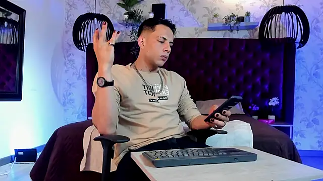 Snapshot of Dustin_Sonne chatting on July 25, 2026, 3:47 am Dustin Sonne online show from July 25, 2026, 3:47 am