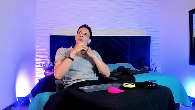 Snapshot of Dustin_Sonne chatting on July 22, 2026, 3:41 am Dustin Sonne online show from July 22, 2026, 3:41 am