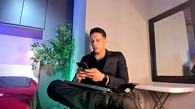 Snapshot of Dustin_Sonne chatting on June 3, 2026, 3:29 am Dustin Sonne online show from June 3, 2026, 3:29 am