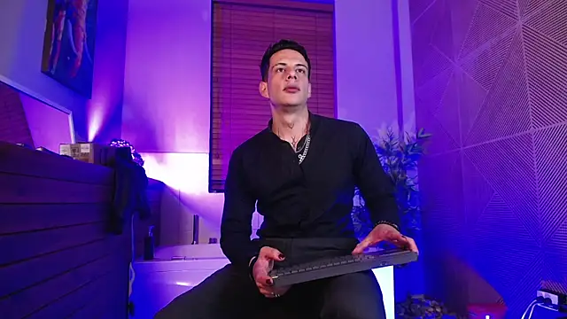 Snapshot of Dustin_Sonne chatting on July 21, 2026, 3:41 am Dustin Sonne online show from July 21, 2026, 3:41 am