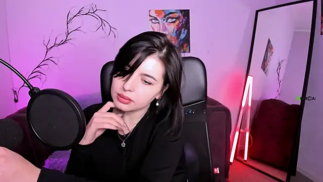 violett queen12 online show from November 9, 2025, 2:32 pm