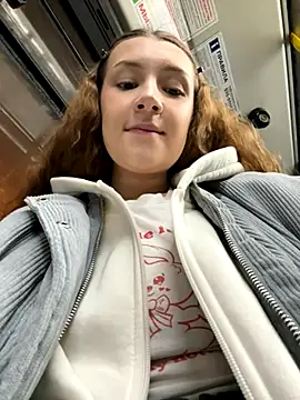 katexxxx online show from November 7, 2025, 4:55 pm