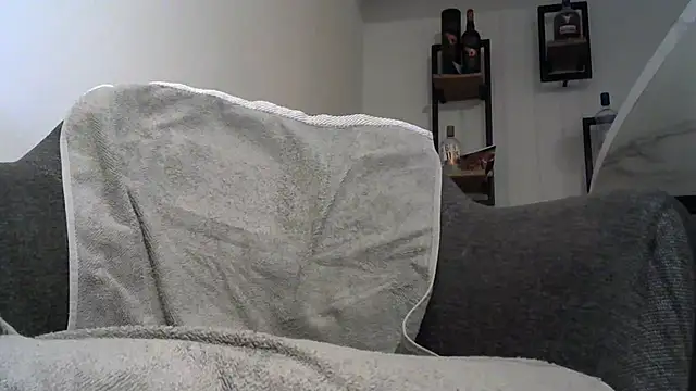 Snapshot of lucian_red chatting on November 10, 2025, 7:08 pm lucian red online show from November 10, 2025, 7:08 pm