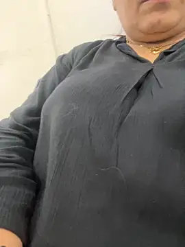 Snapshot of hot_bhabhi69 chatting on September 24, 2025, 5:03 am hot bhabhi69 online show from September 24, 2025, 5:03 am