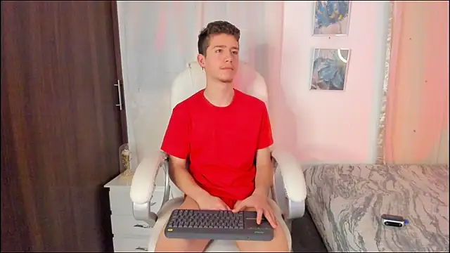 ThiagooJames online show from October 12, 2025, 2:57 am