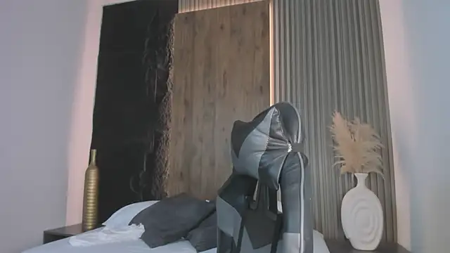 evelin lopezz online show from March 6, 2026, 2:28 am