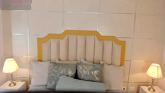 Snapshot of MaddieParker chatting on October 16, 2025, 7:33 pm MaddieParker online show from October 16, 2025, 7:33 pm