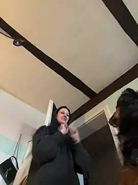 Snapshot of Seductively4_20 chatting on November 7, 2025, 11:15 am Seductively4 20 online show from November 7, 2025, 11:15 am