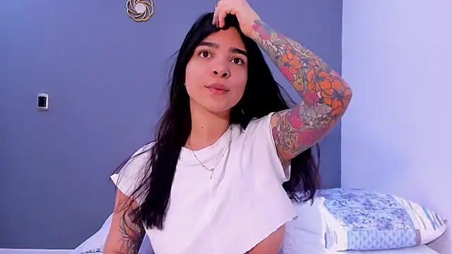 Snapshot of KamilaBetancourt chatting on June 29, 2026, 12:49 pm KamilaBetancourt online show from June 29, 2026, 12:49 pm