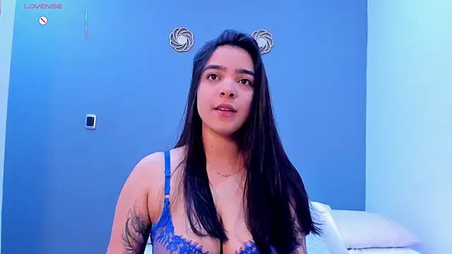 Snapshot of KamilaBetancourt chatting on June 9, 2026, 1:23 pm KamilaBetancourt online show from June 9, 2026, 1:23 pm