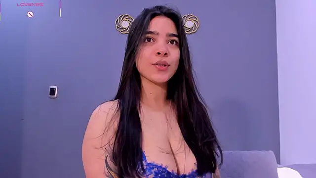 Snapshot of KamilaBetancourt chatting on July 6, 2026, 12:23 pm KamilaBetancourt online show from July 6, 2026, 12:23 pm